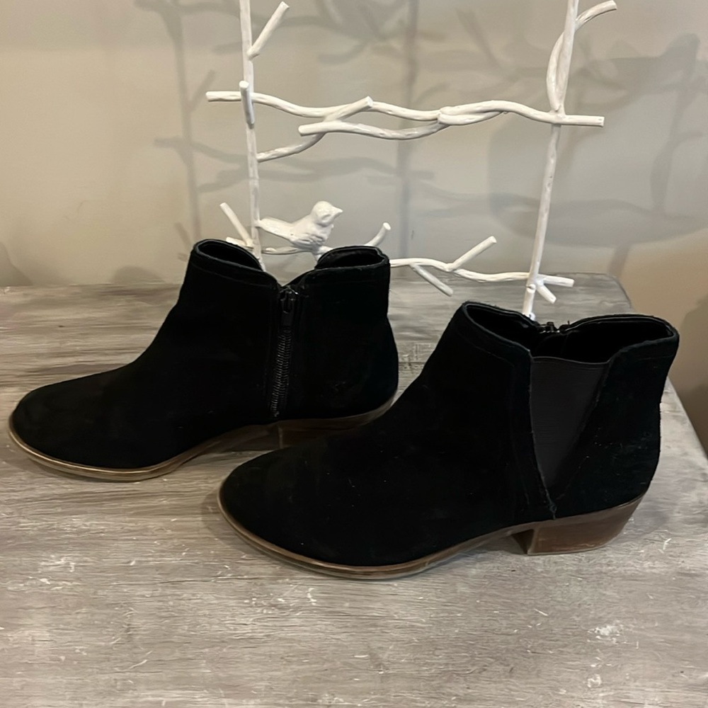Kensie Suede Leather Black Booties Size 7.5 Like New